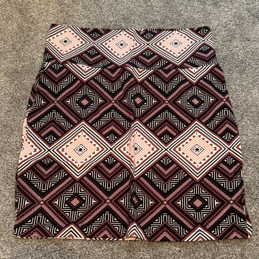 Charlotte Russe Black and Pink Geometric Mini Skirt